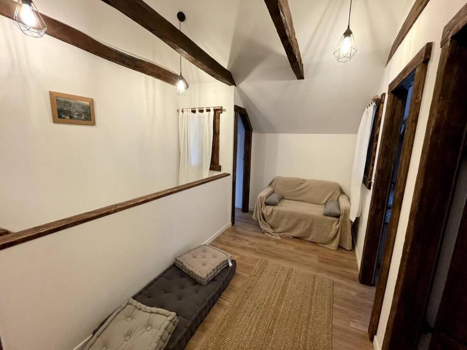 Du Pays-de-salers, Cantal, Classe 1* Holiday home Saint-Projet-de-Salers