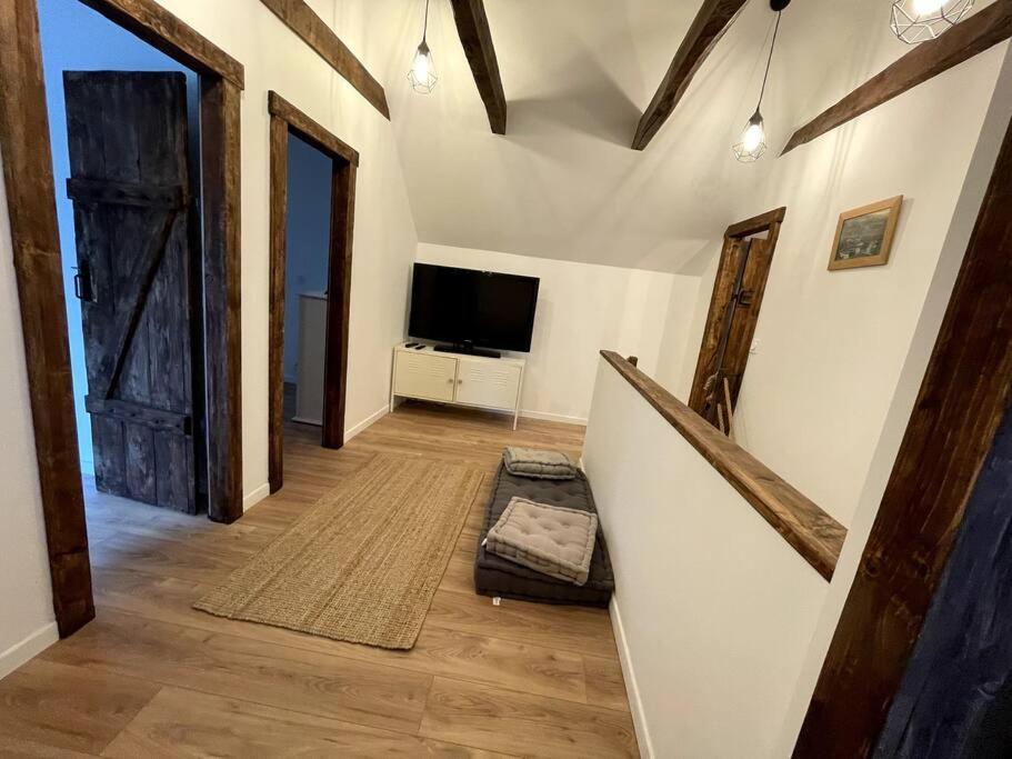Du Pays-de-salers, Cantal, Classe 1* * Saint-Projet-de-Salers