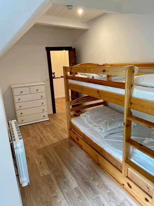 Du Pays-de-salers, Cantal, Classe 1* Holiday home Saint-Projet-de-Salers